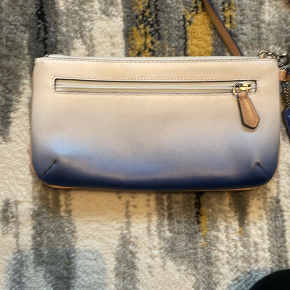 Fun large wristlet - Picture 3 of 5